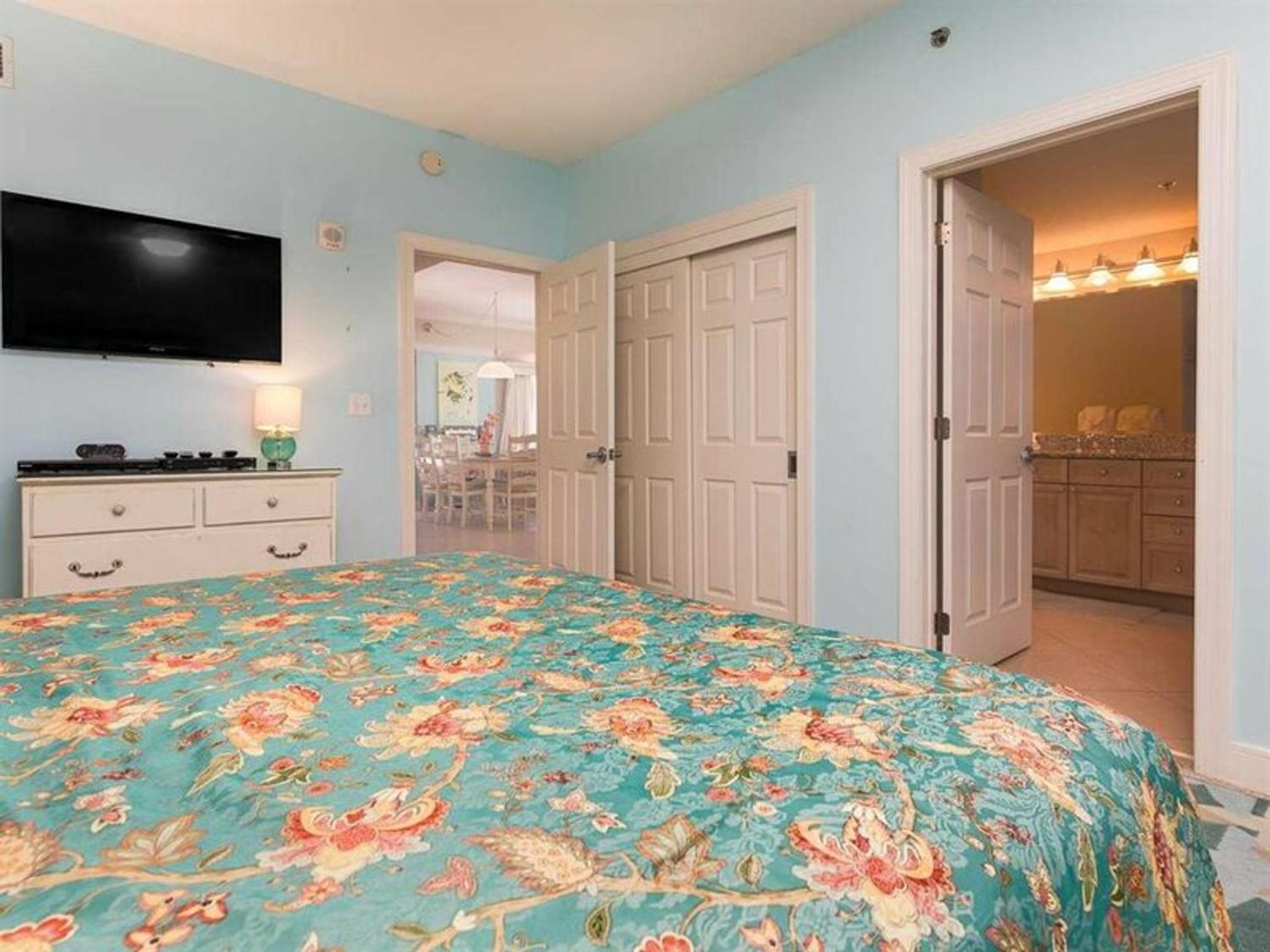 Escapes To The Shores * Orange Beach